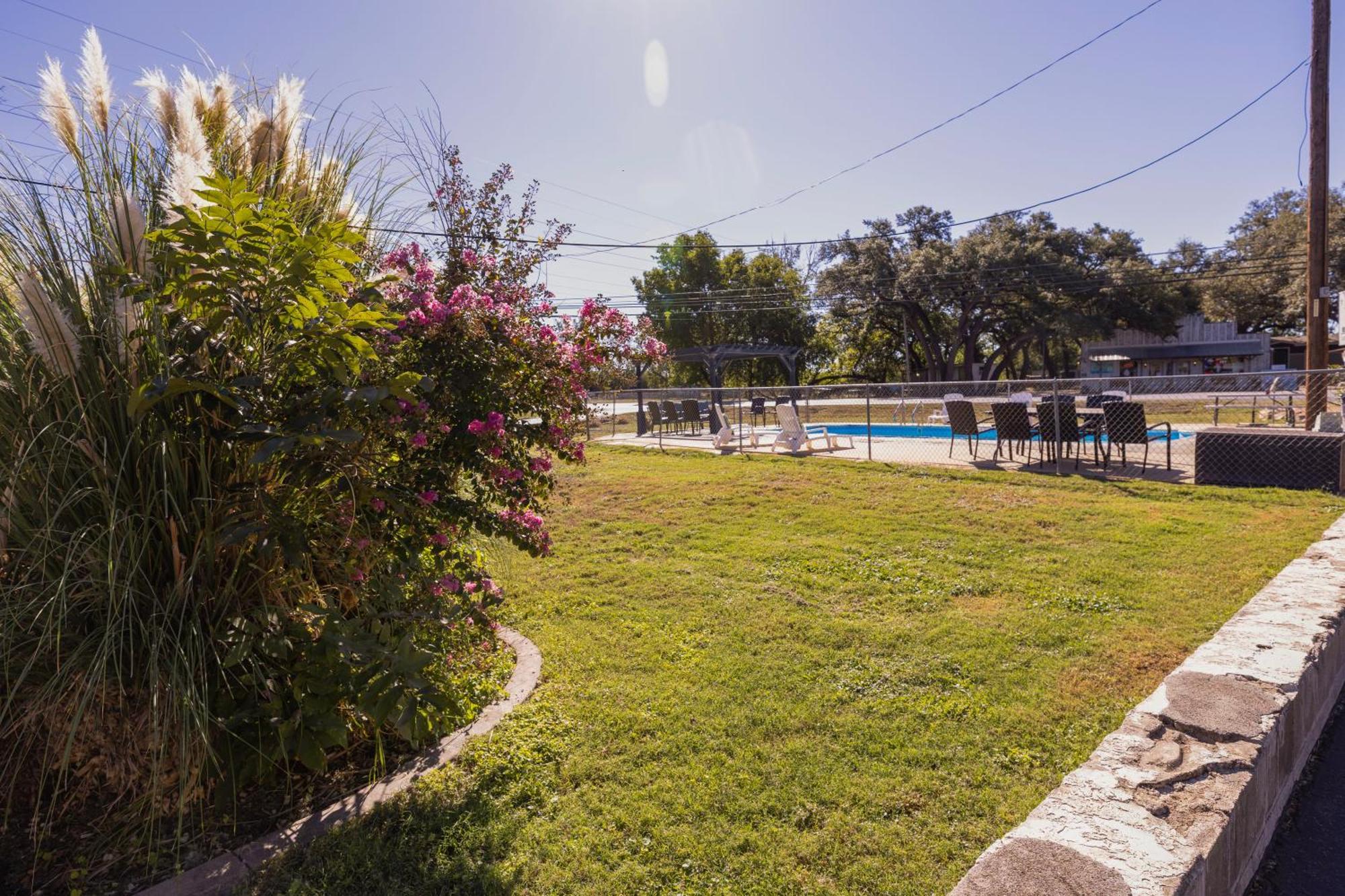 Country Inn Motel فريدريكسبيرغ المظهر الخارجي الصورة